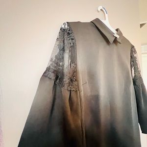 Women loose fit black dress with lace sleeves  never worn without tag, size L.